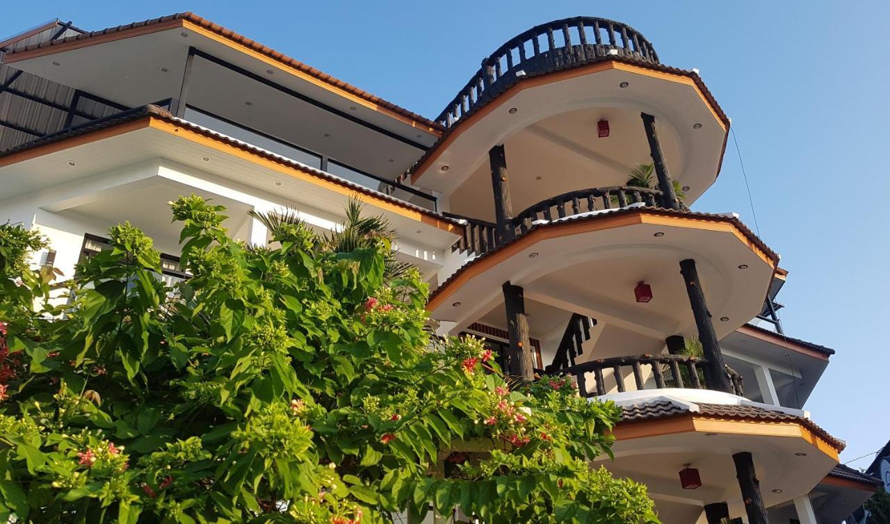 La Capannina Hotel Patong Exteriör bild