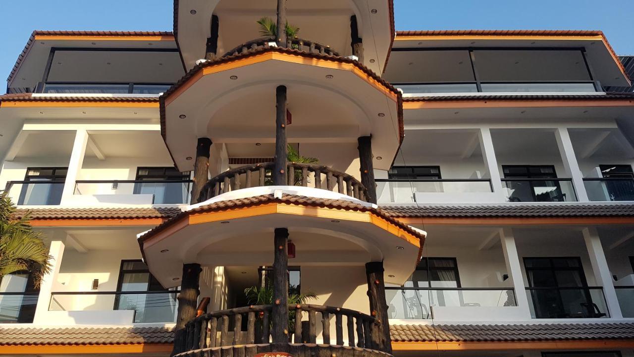 La Capannina Hotel Patong Exteriör bild
